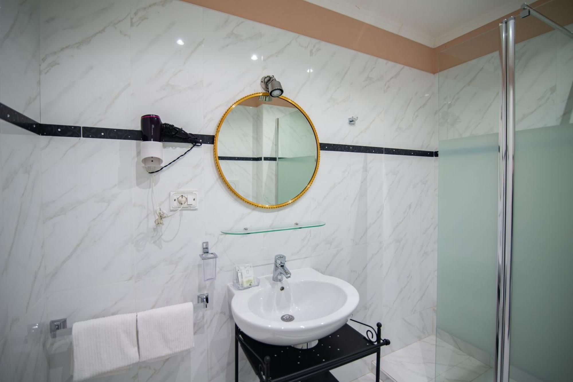 Gasthof Home Grifondoro Affittacamere Genua